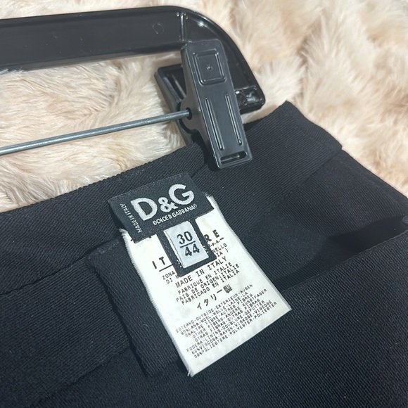 Dolce & Gabbana Black Wool Front Pleat Skirt - Picture 2 of 3